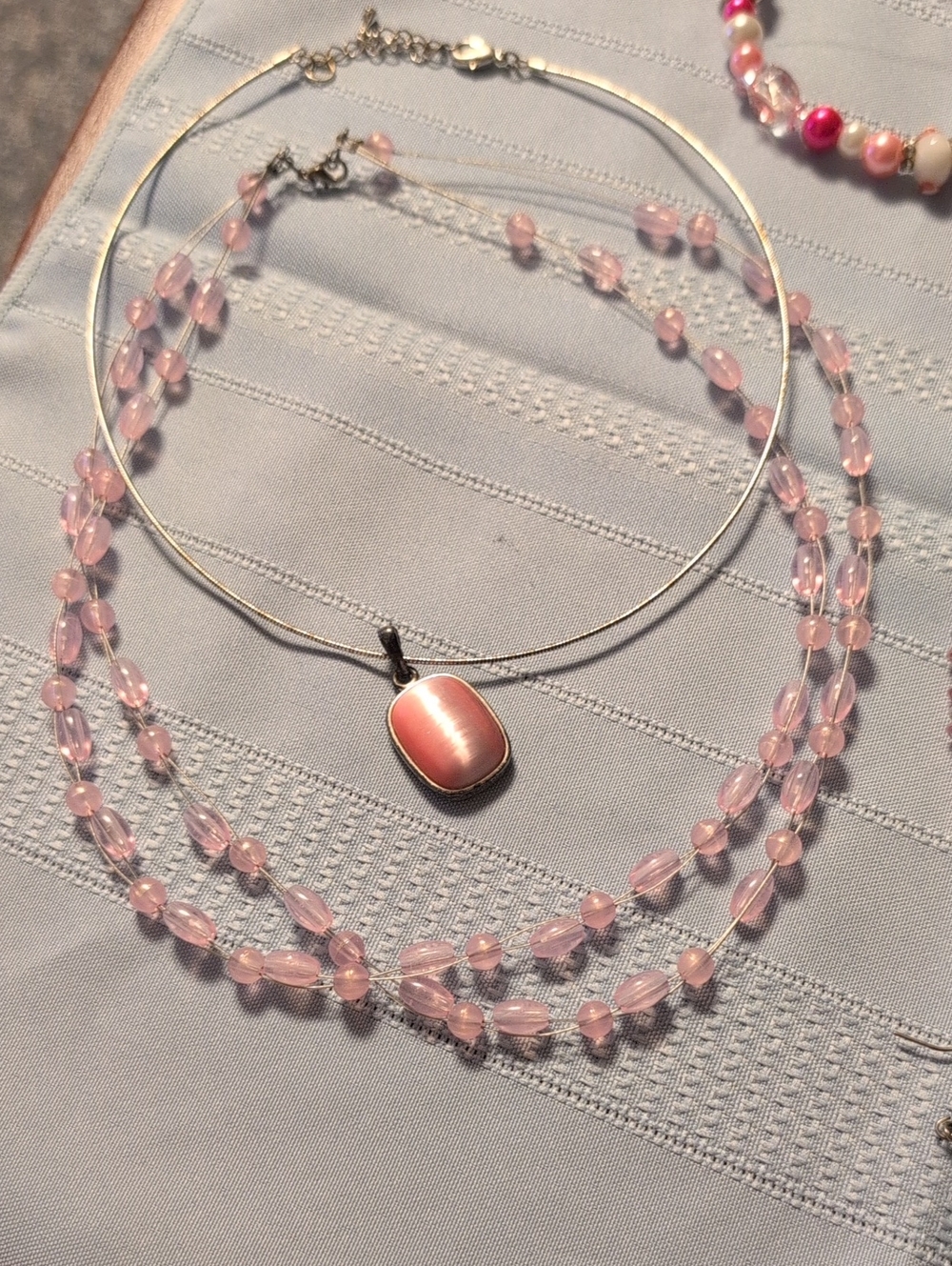 Large Lot Of Women’s Pink Jewelry - Pink Ribbon - Picture 4 of 8